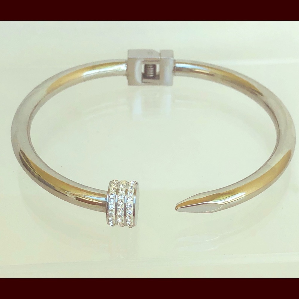 Silver plated, nail design bracelet w/ CZs